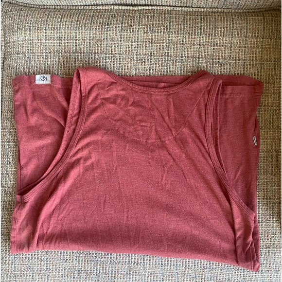 Red tentree tank top - Picture 2 of 3